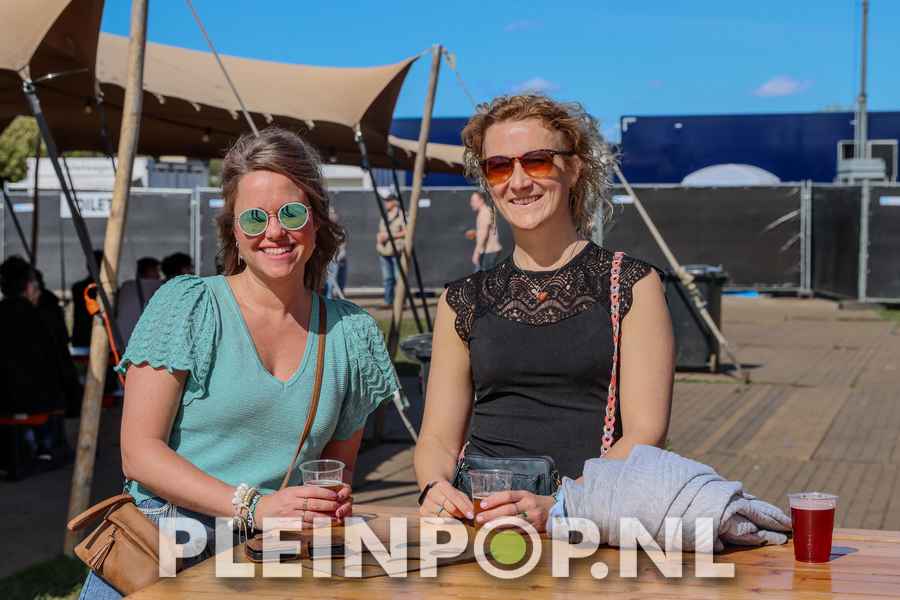 Publiek    Bezoekers (12)